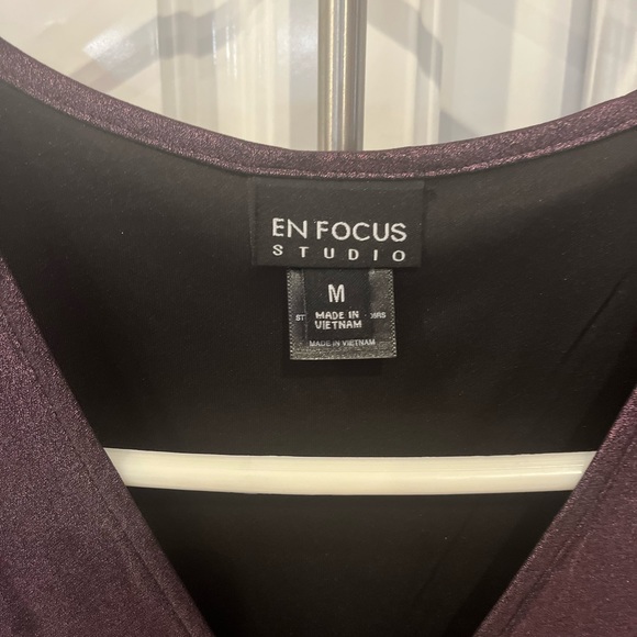 Beautiful metallic plum women’s blouse in size medium. NWOT - Picture 4 of 5